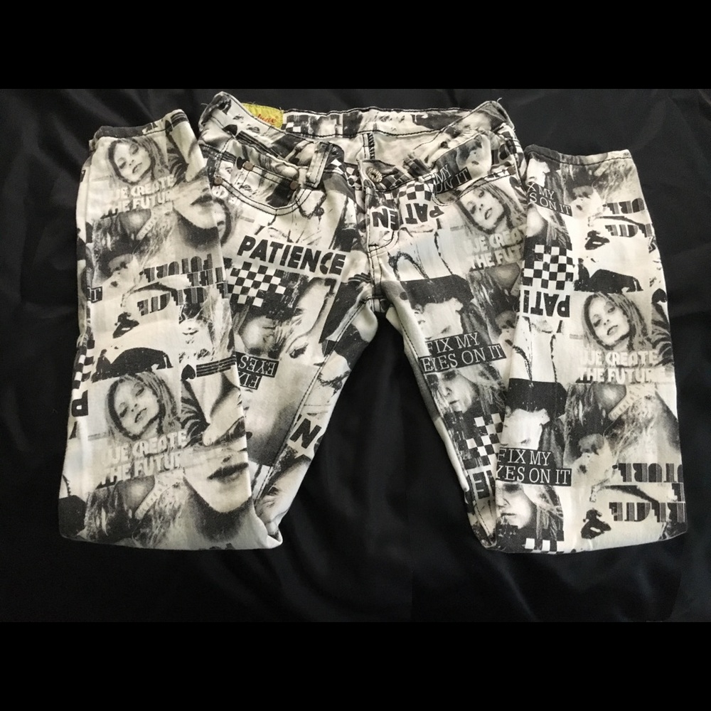 Machine newsprint jeggings